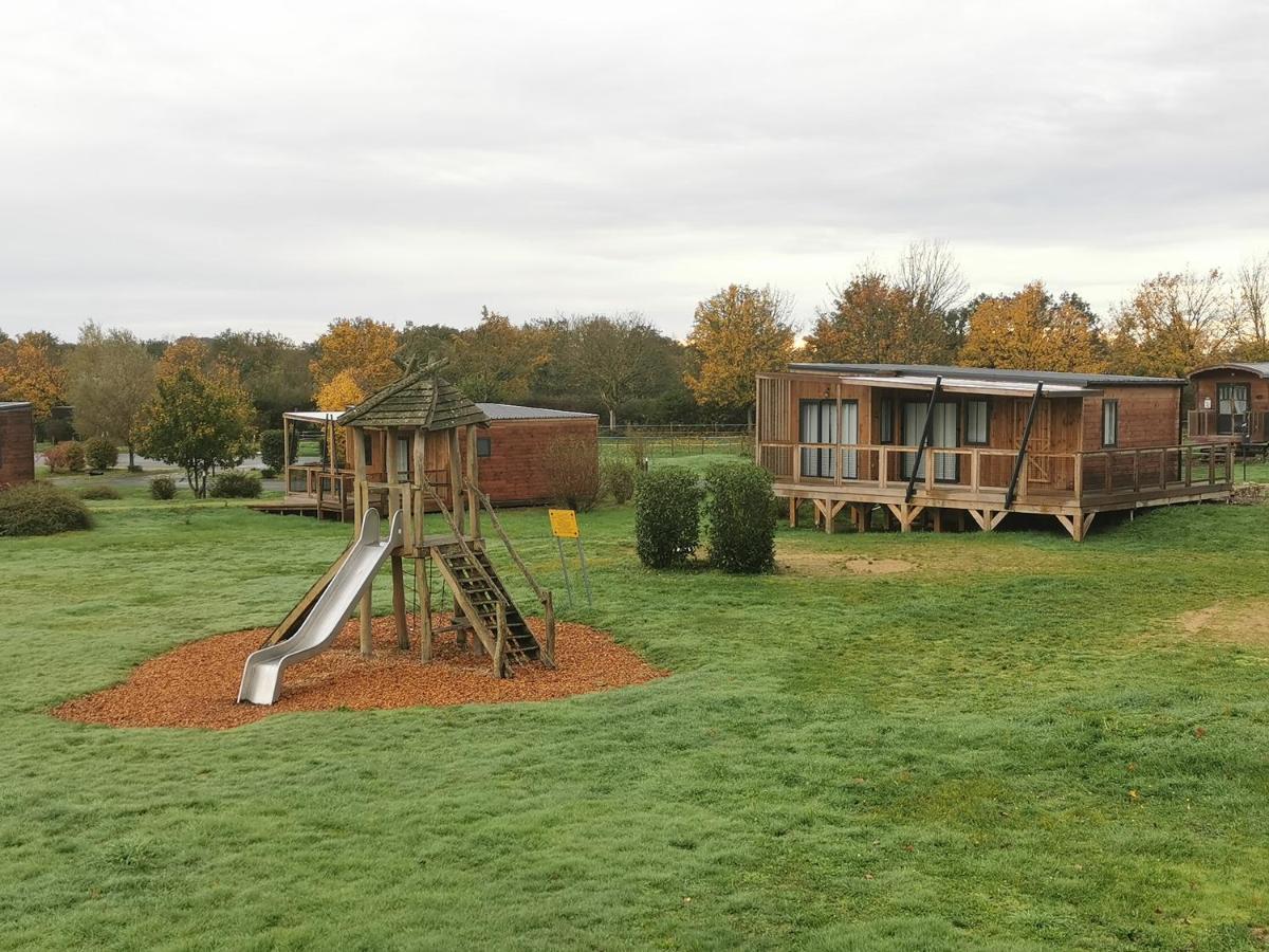 Le Village De Cottages - Le Pole Du Cheval Et De L'Ane Lignières Buitenkant foto